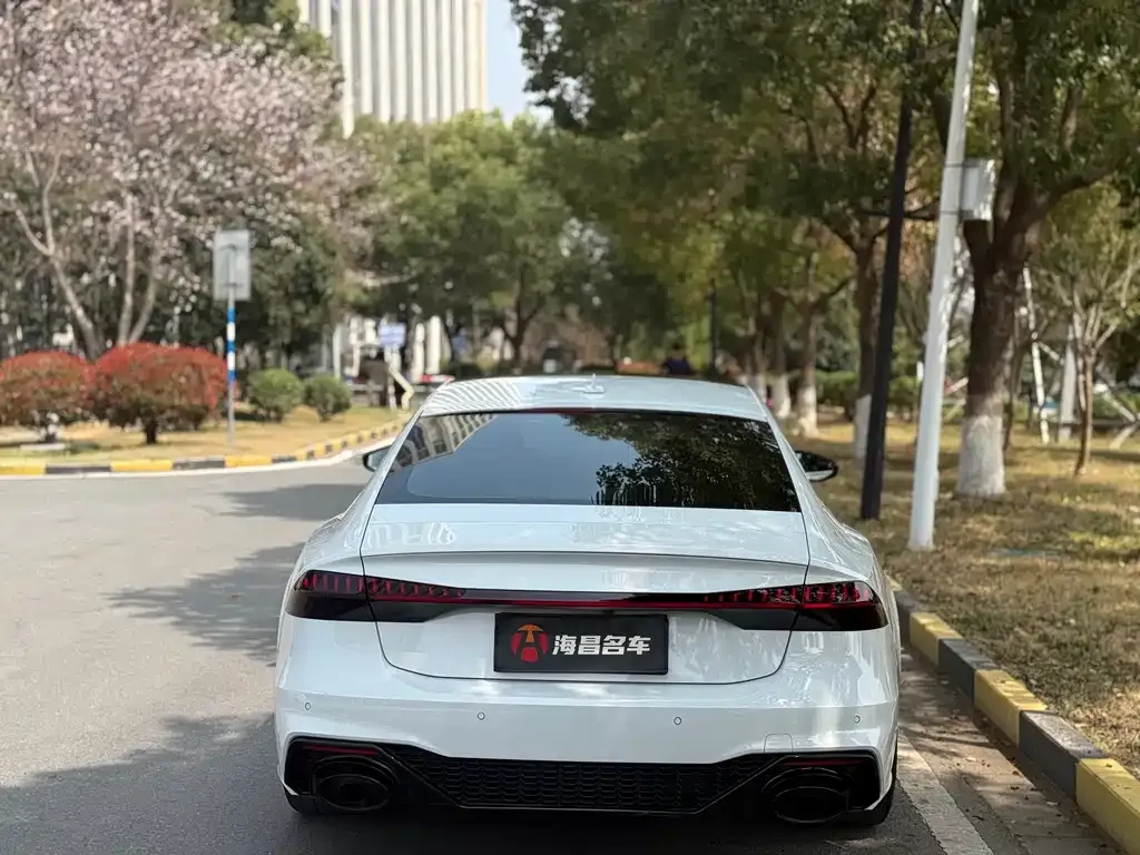 Audi A7 — фото 10