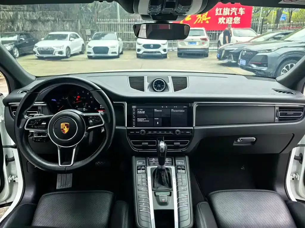 Porsche Macan — фото 10