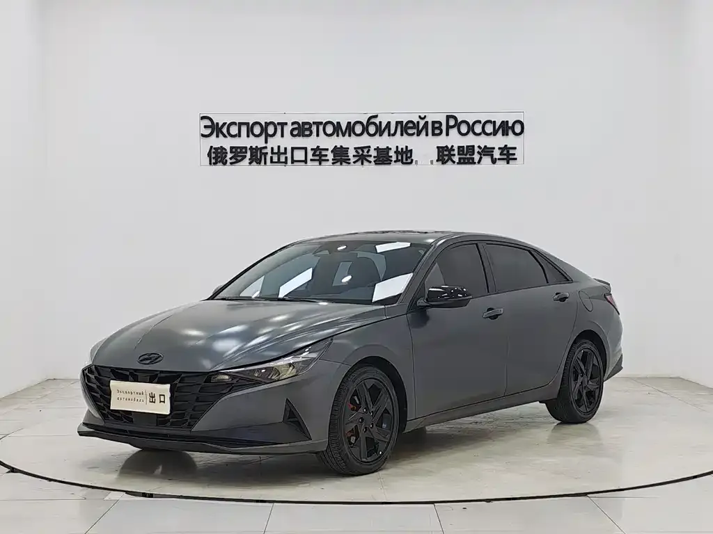 Hyundai Elantra — фото 1