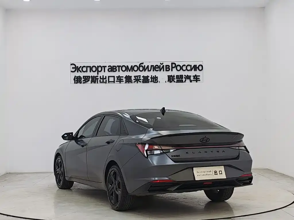 Hyundai Elantra — фото 3