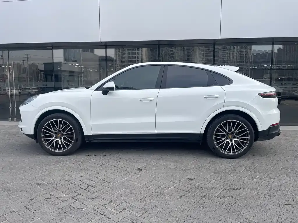 Porsche Cayenne — фото 2