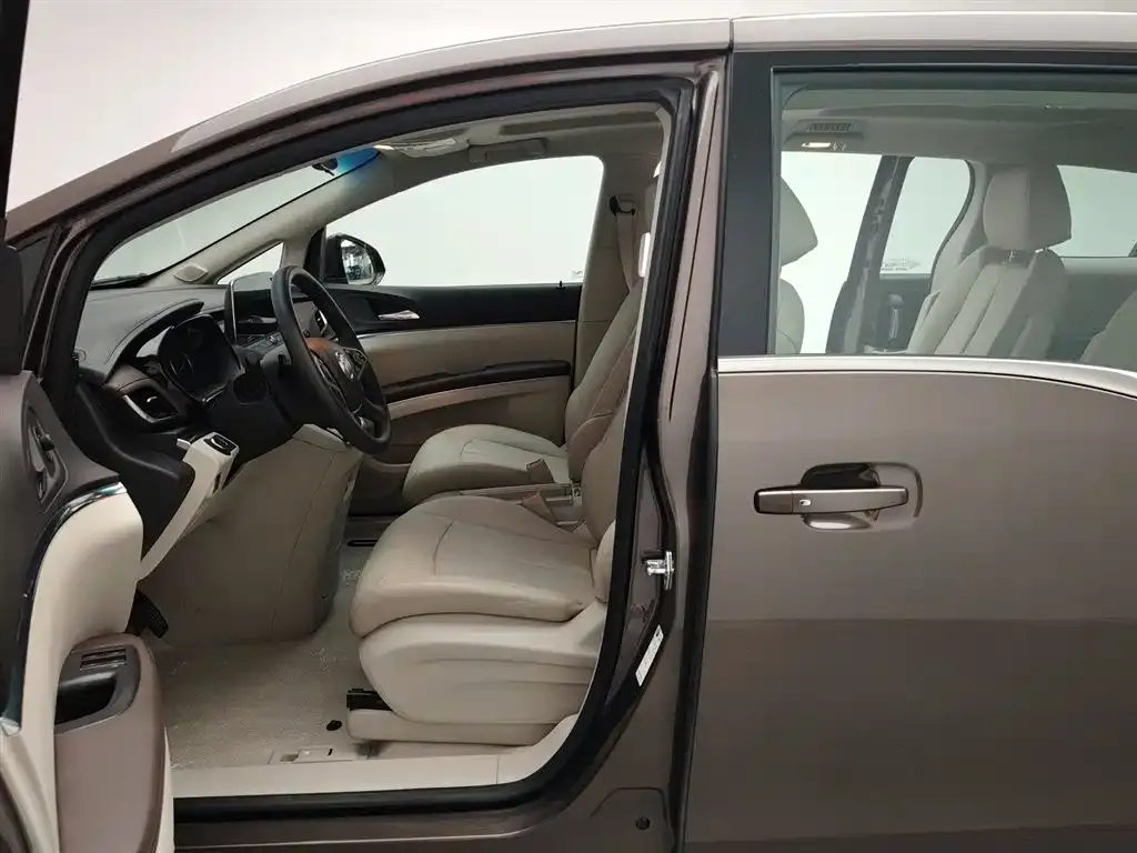 Buick GL8 2023 из CN, фото 8