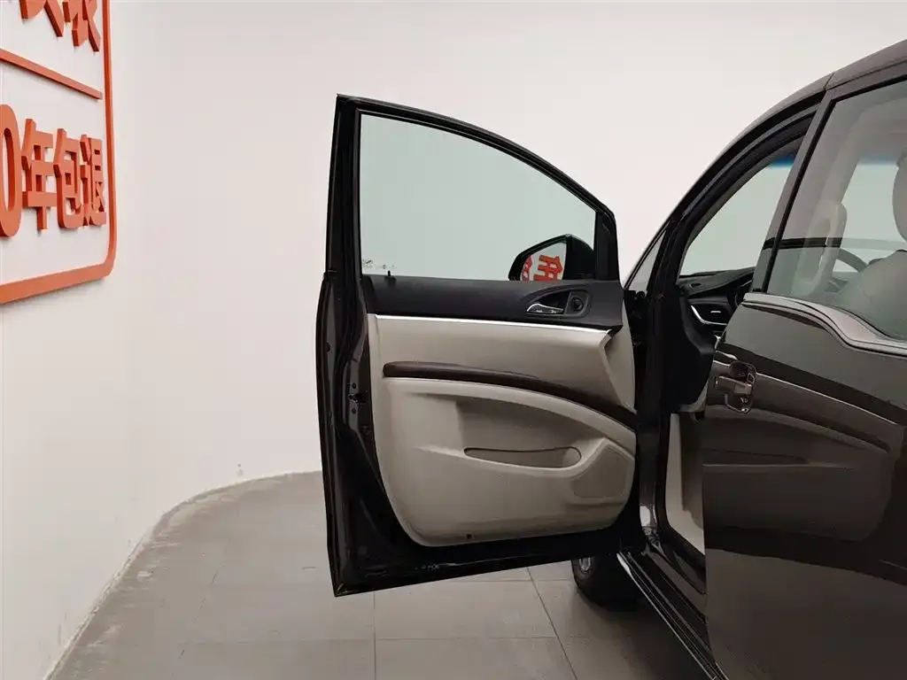 Buick GL8 2023 из CN, фото 5