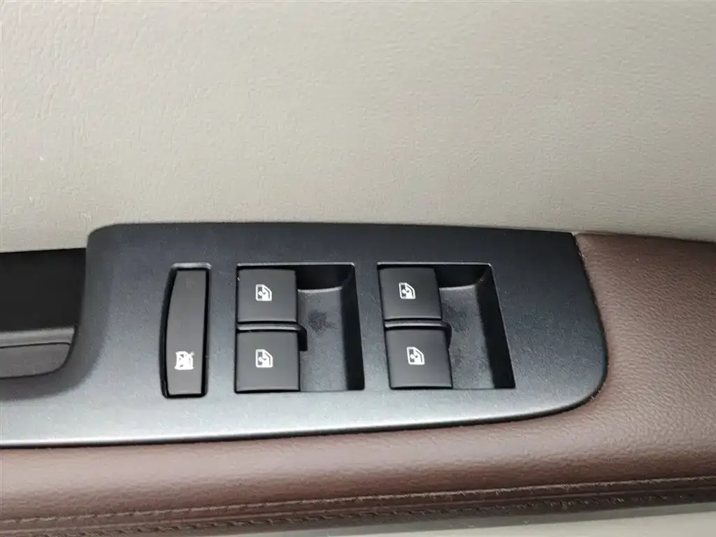 Buick GL8 2023 из CN, фото 10