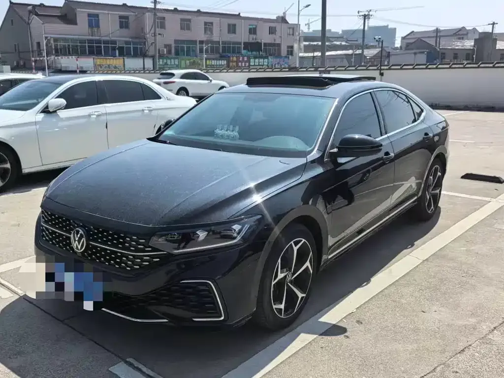 Volkswagen Passat — фото 1