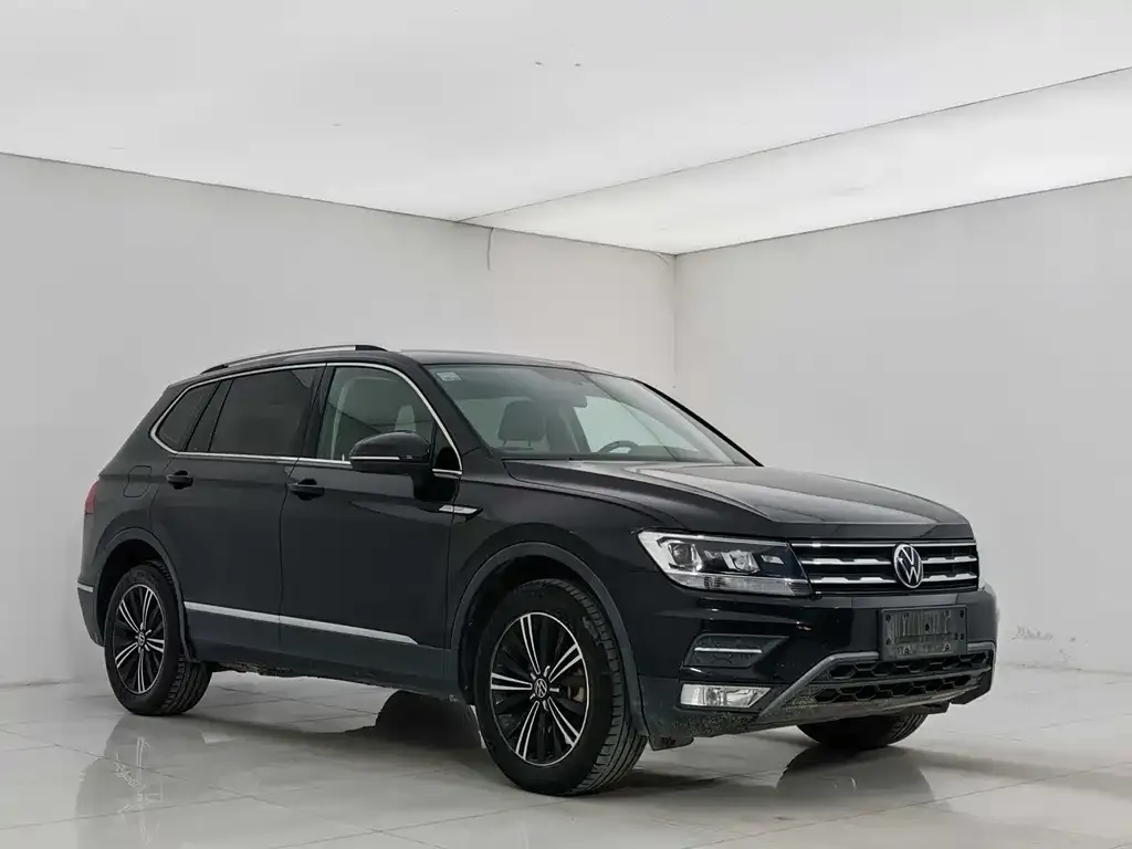 Volkswagen Tiguan L — фото 5