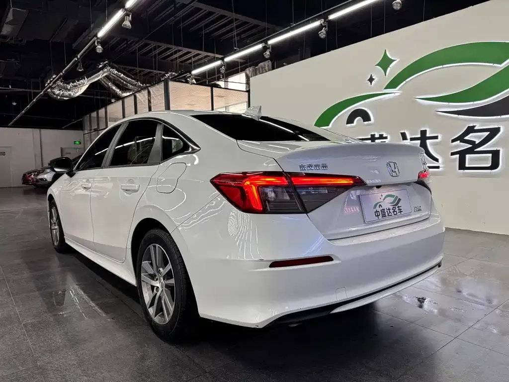 Honda Civic — фото 10