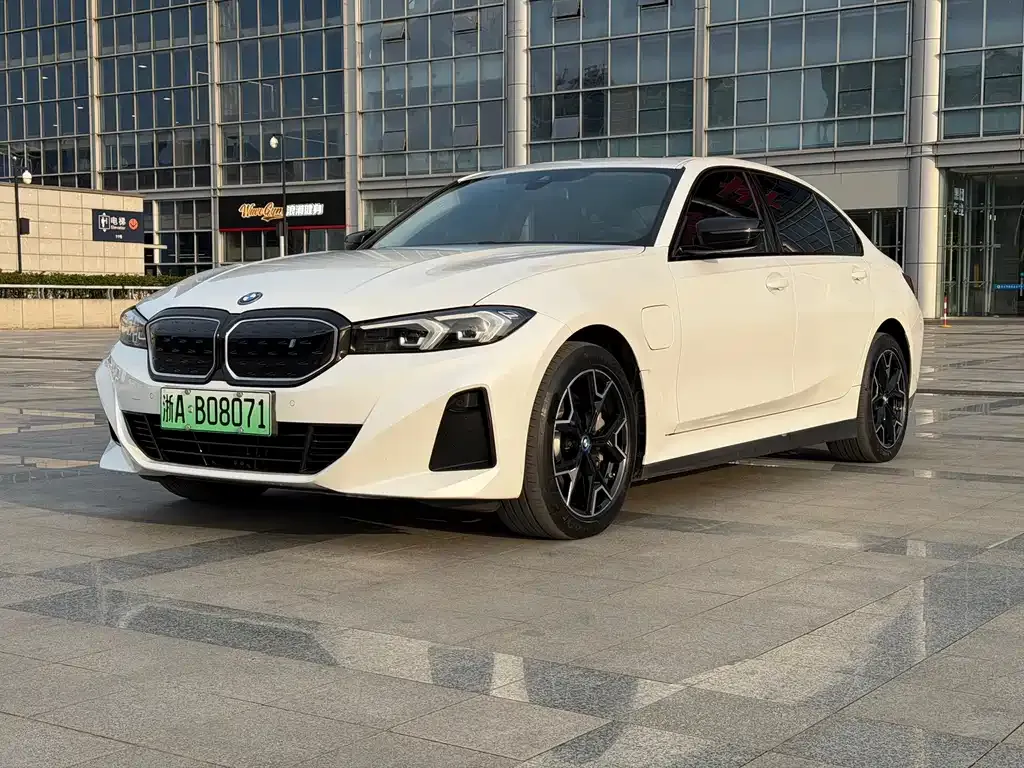 BMW i3 — фото 1
