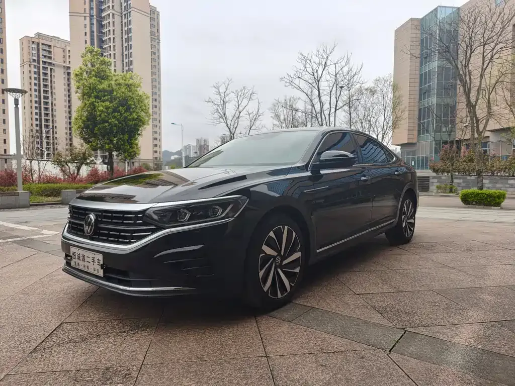 Volkswagen Passat — фото 1