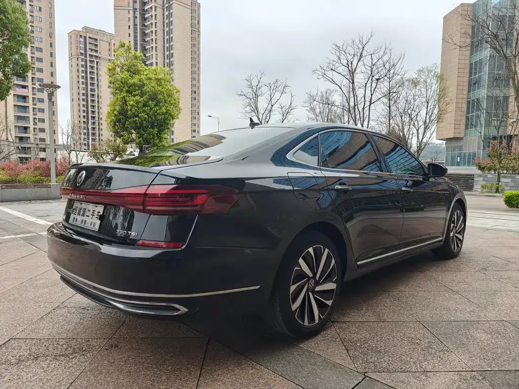 Volkswagen Passat — фото 6