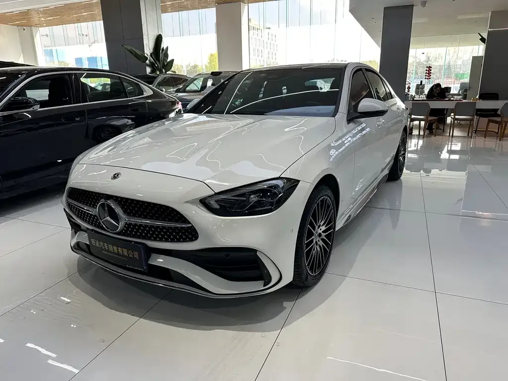 Mercedes-Benz C-Class — фото 1