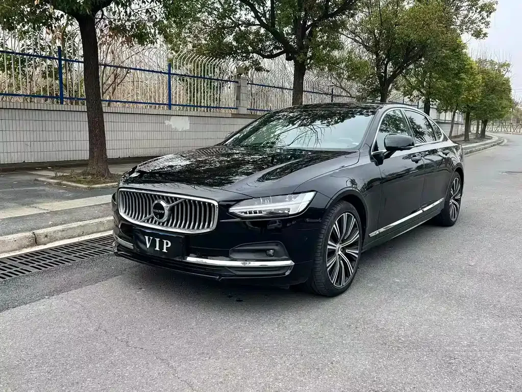 Volvo S90 2024 из CN, фото 1