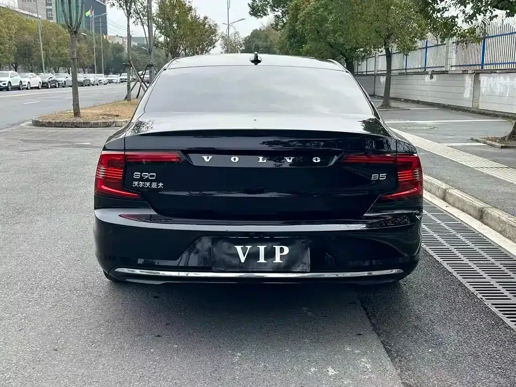 Volvo S90 2024 из CN, фото 3
