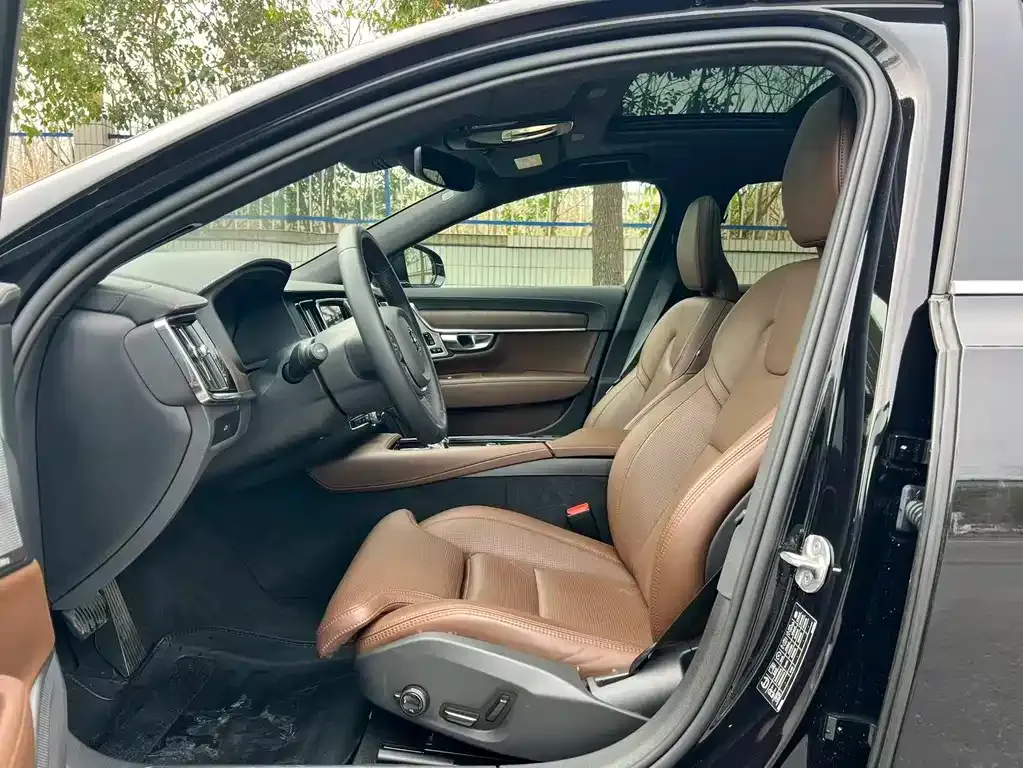 Volvo S90 2024 из CN, фото 7