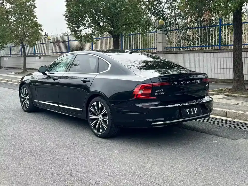 Volvo S90 2024 из CN, фото 8