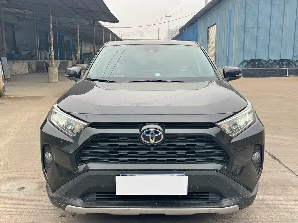 Toyota RAV4 — фото 4