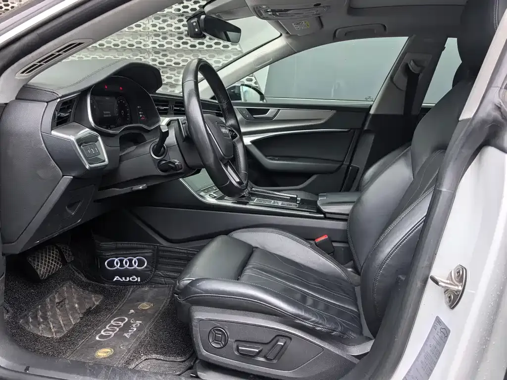 Audi A7 2021 из CN, фото 4