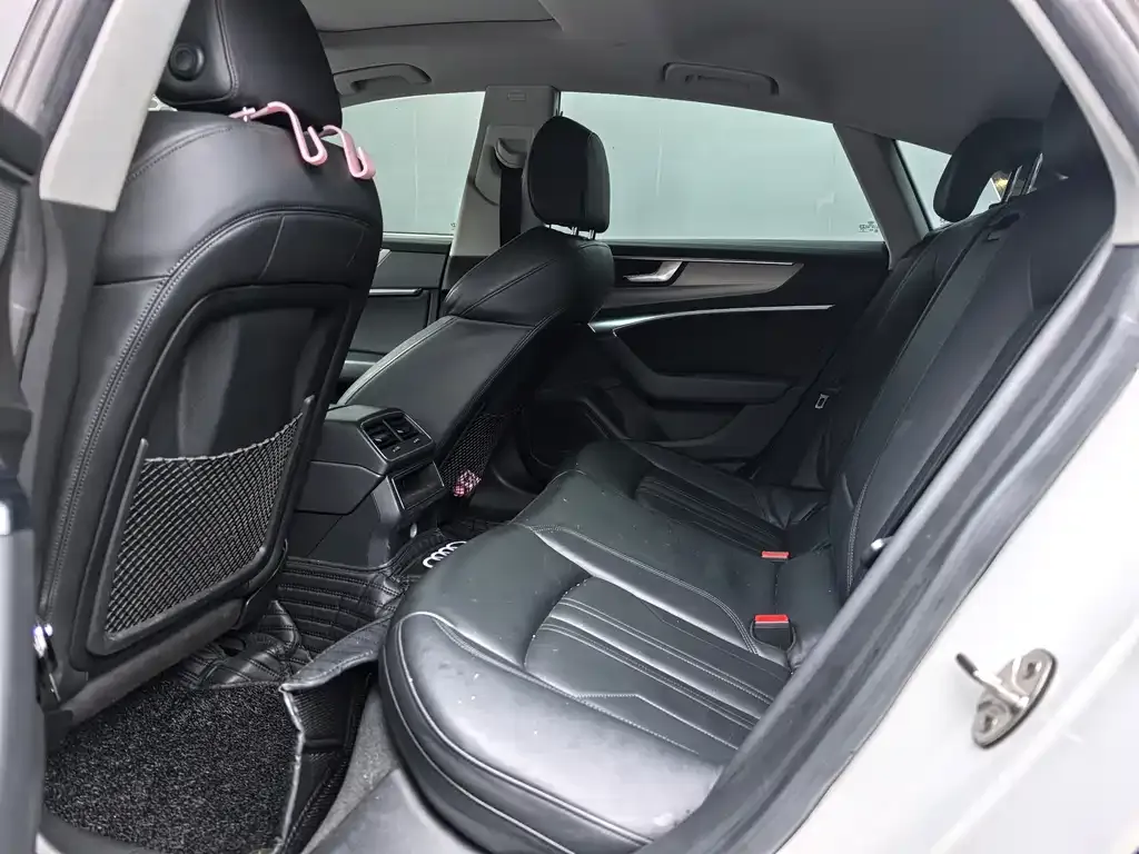 Audi A7 2021 из CN, фото 5