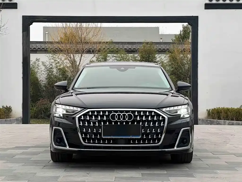 Audi A8 — фото 7