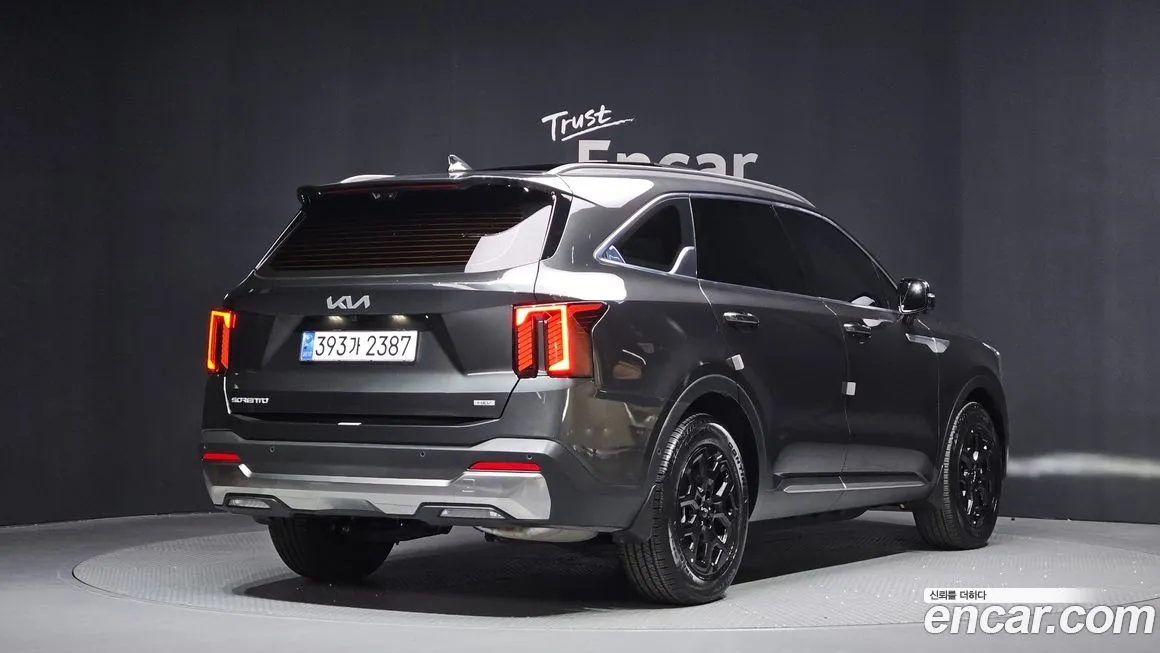 Kia Sorento — фото 9