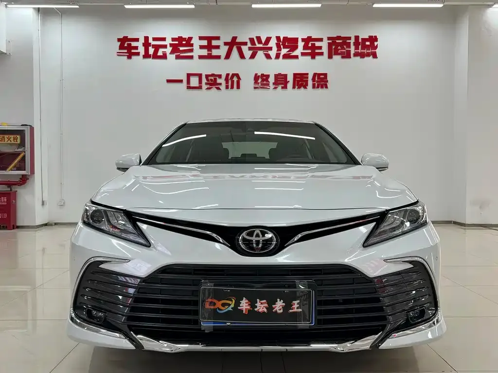 Toyota Camry 2023 из CN, фото 10