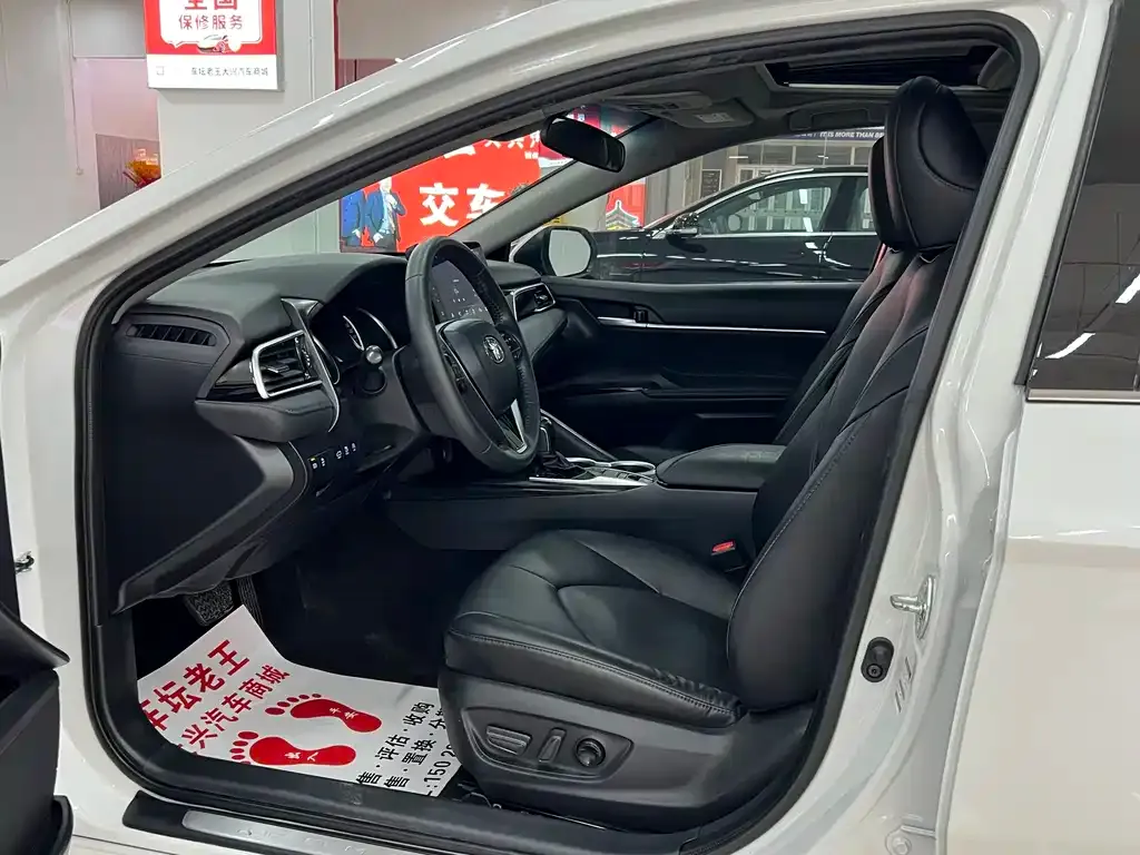 Toyota Camry 2023 из CN, фото 9
