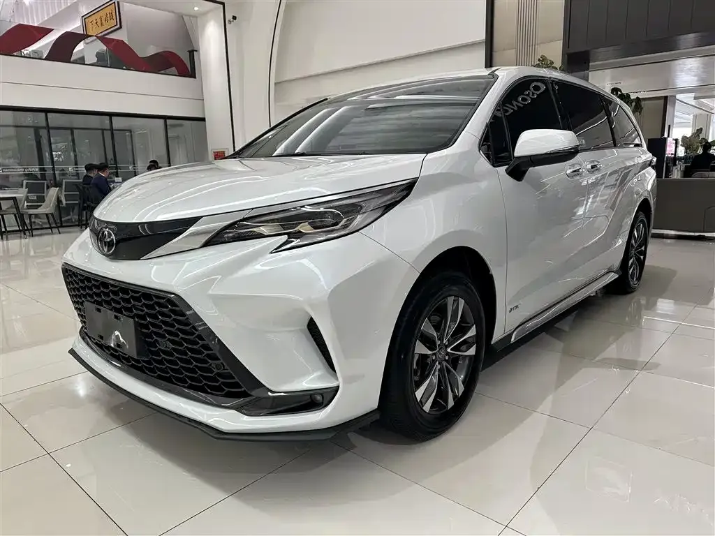 Toyota Granvia 2024 из CN, фото 1