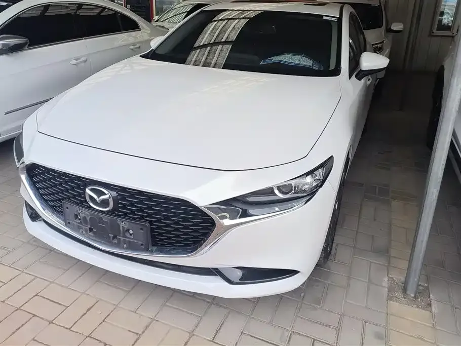 Mazda 3 Axela 2022 из CN, фото 1