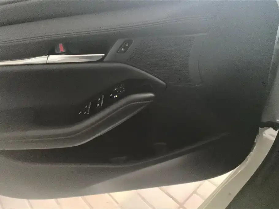 Mazda 3 Axela 2022 из CN, фото 4