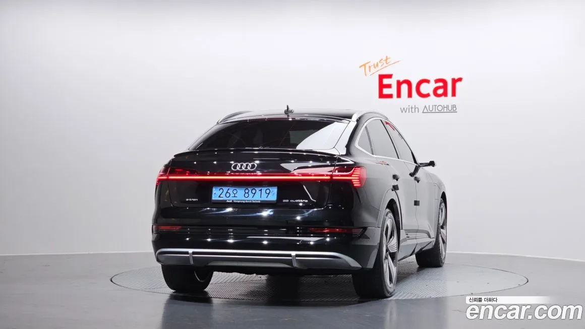 Audi e-tron 2022 из KR, фото 2