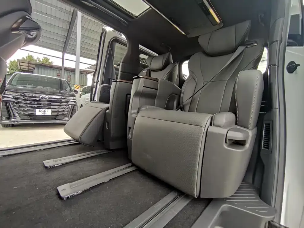 Toyota Alphard 2026 из CN, фото 7