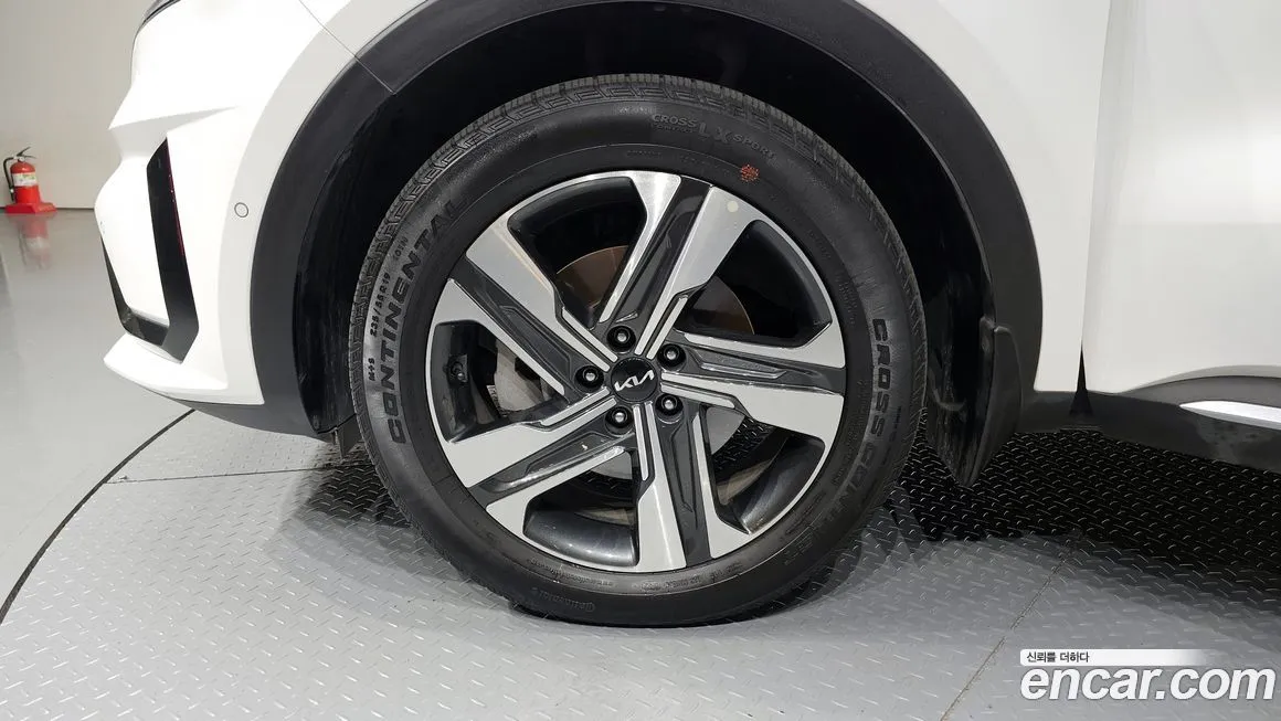 Kia Sorento — фото 6