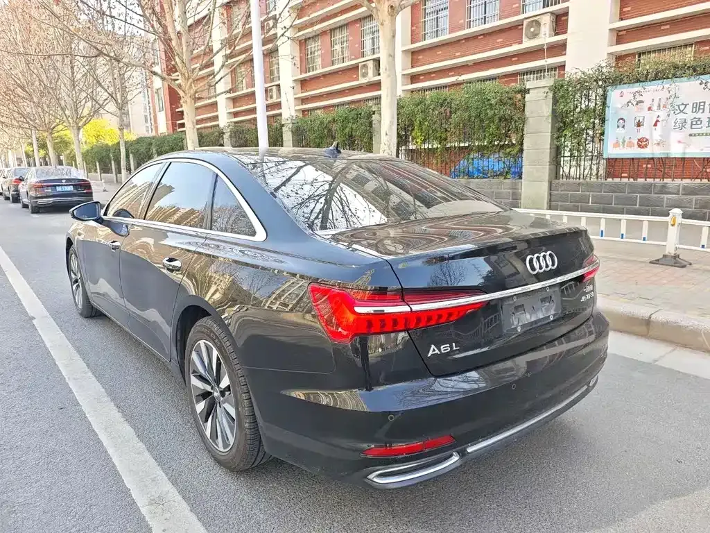 Audi A6L — фото 9