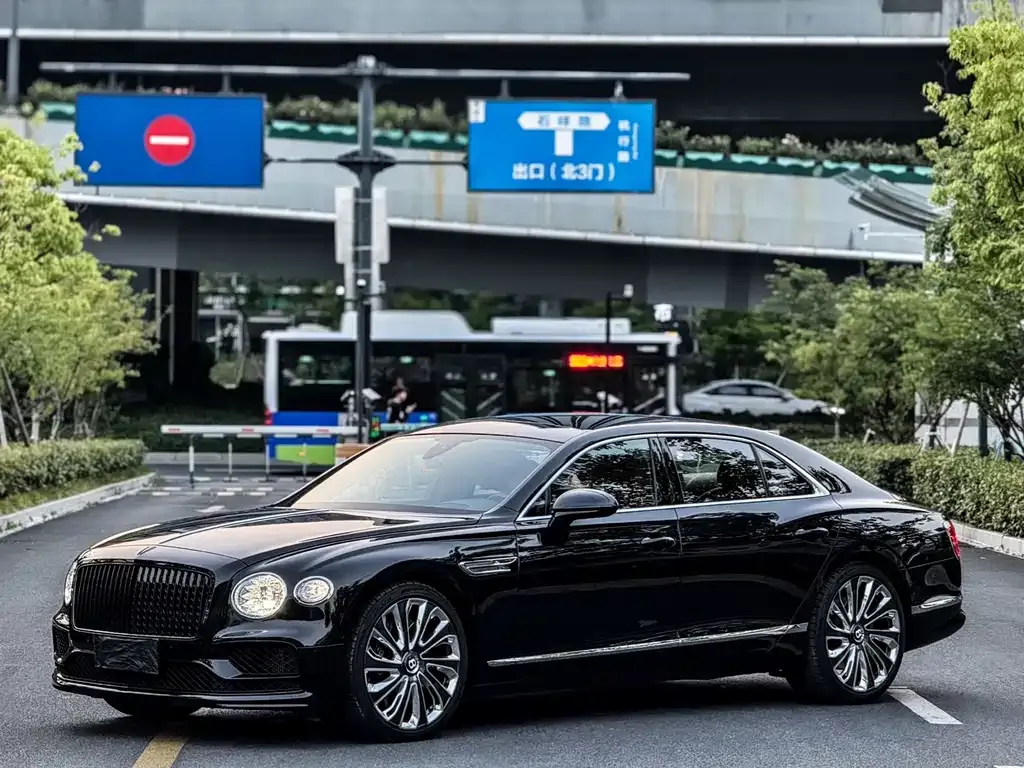 Bentley Flying Spur 2021 из CN, фото 2