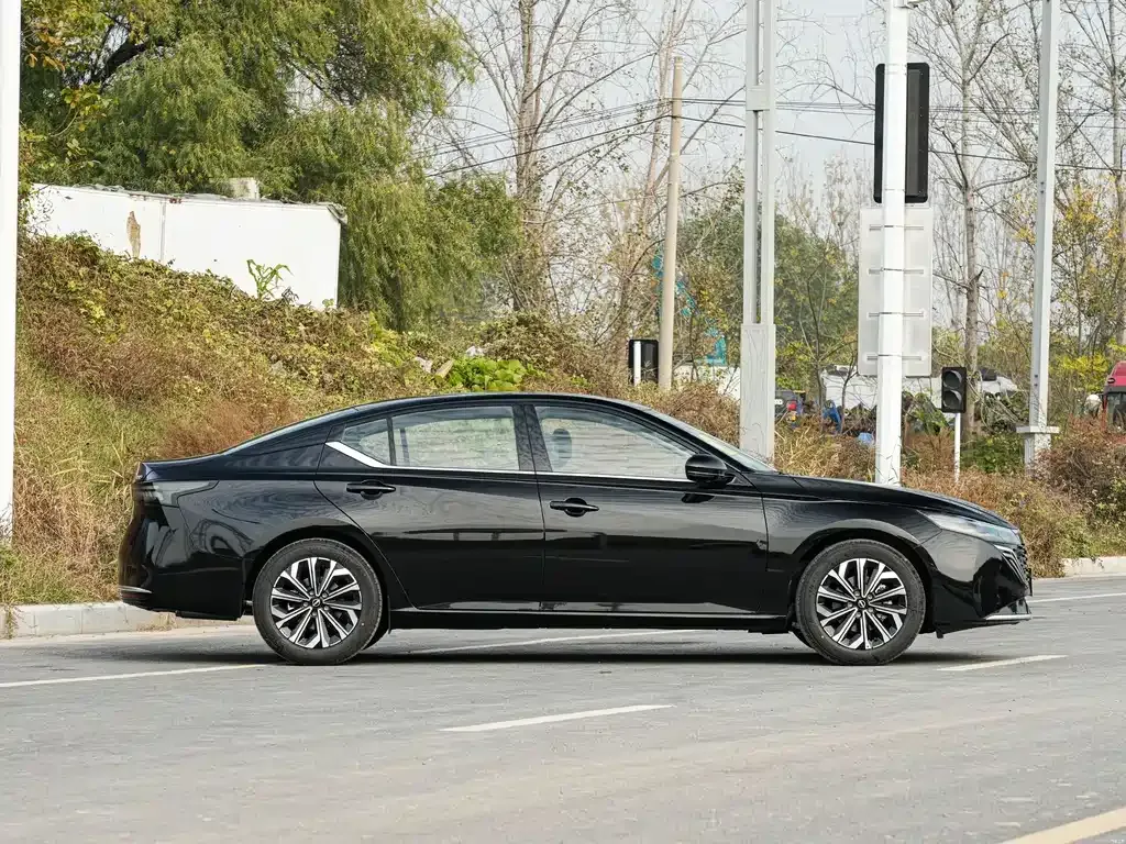 Nissan Teana — фото 2