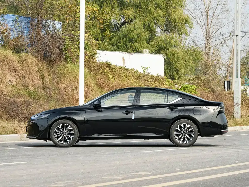 Nissan Teana — фото 3