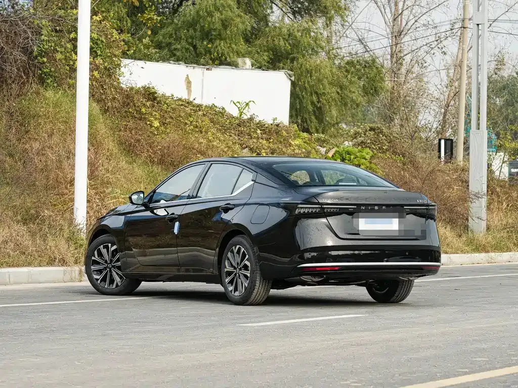 Nissan Teana — фото 7