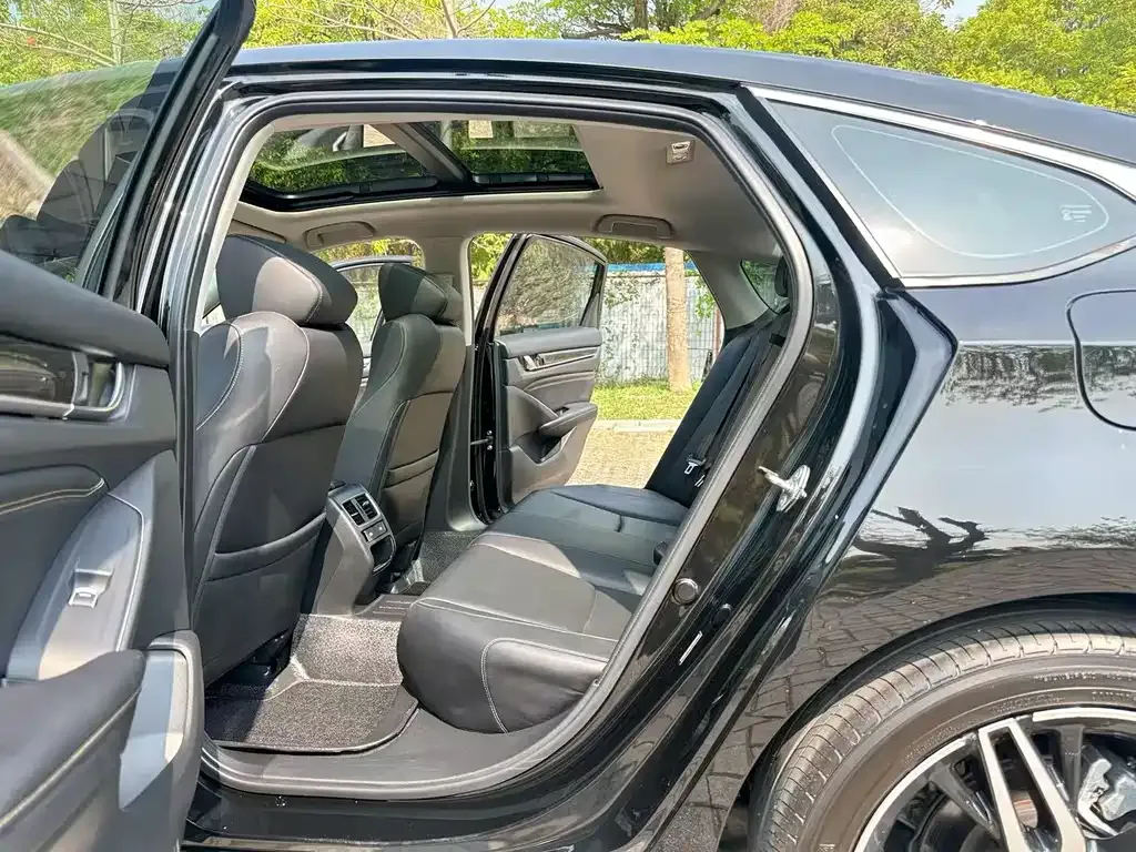 Honda Accord — фото 6