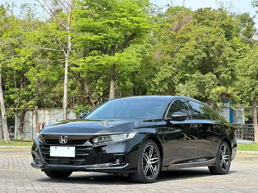 Honda Accord — фото 8