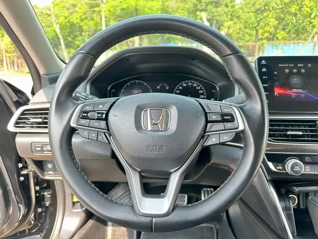 Honda Accord — фото 10