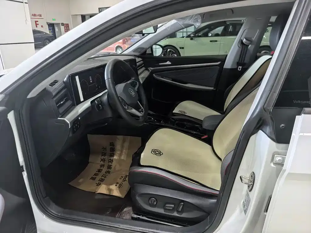 Volkswagen Lamando 2024 из CN, фото 6