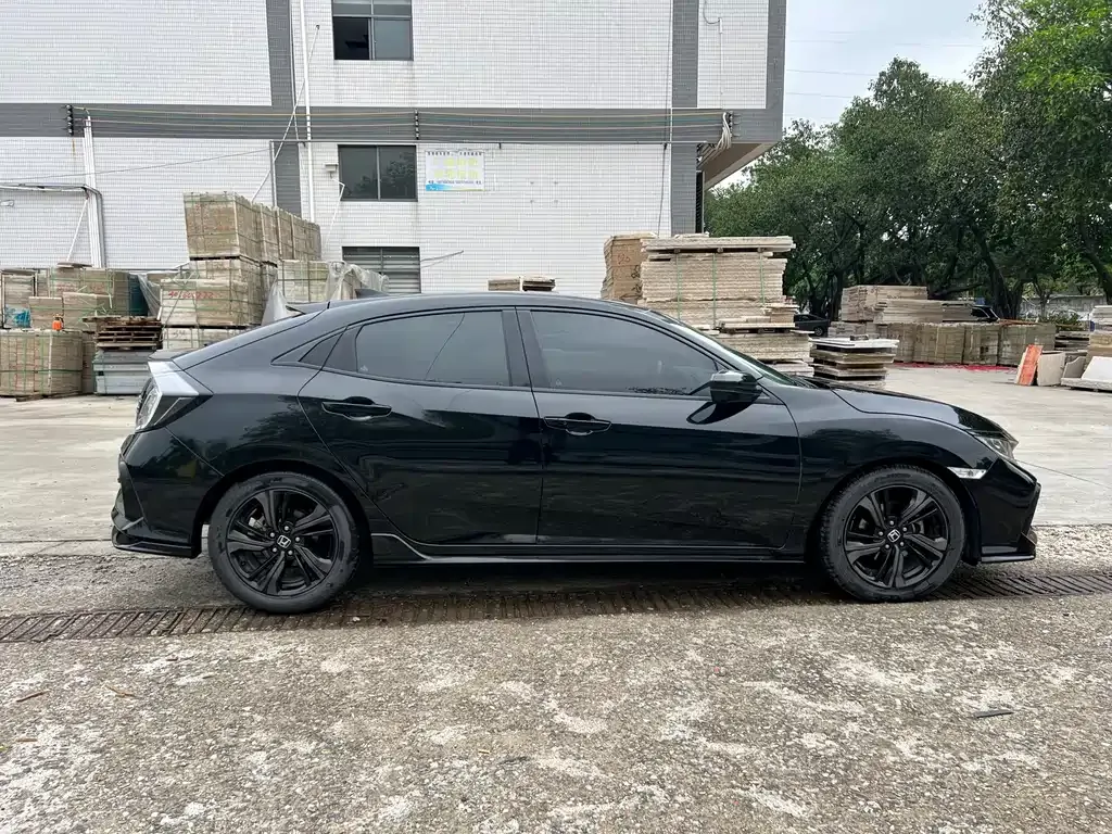 Honda Civic — фото 10