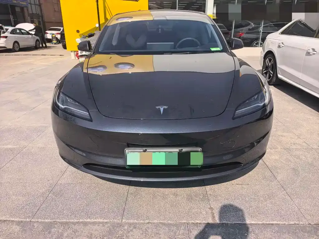 Tesla Model 3 — фото 5