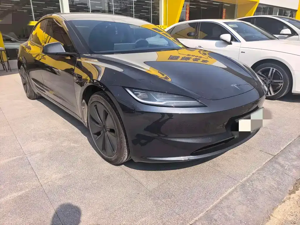 Tesla Model 3 — фото 9