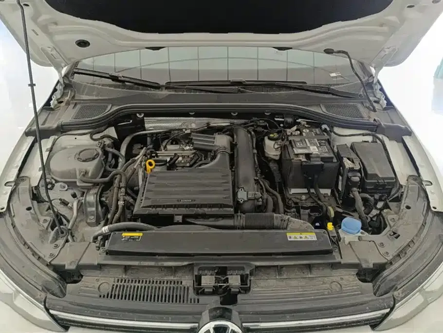 Volkswagen Golf 2024 из CN, фото 9
