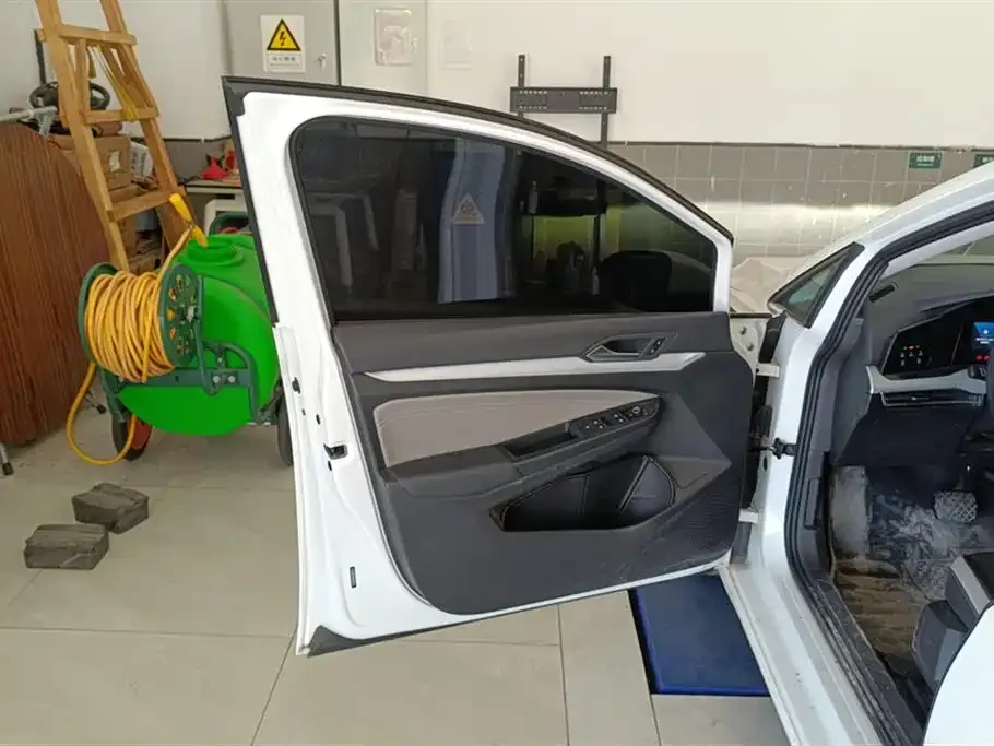Volkswagen Golf 2024 из CN, фото 6