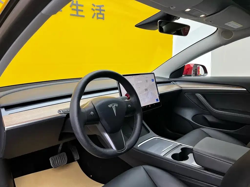 Tesla Model 3 — фото 10