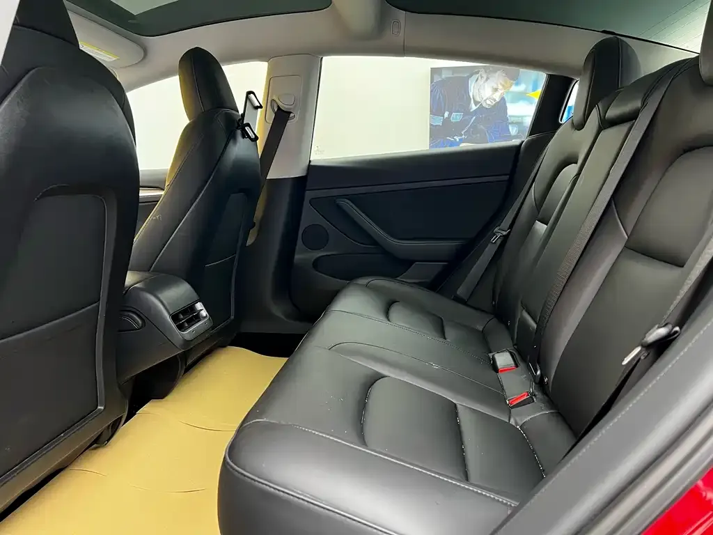 Tesla Model 3 — фото 2