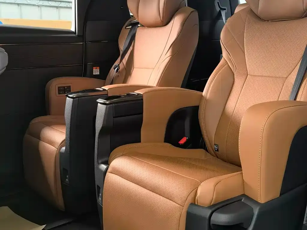 Toyota Vellfire — фото 5