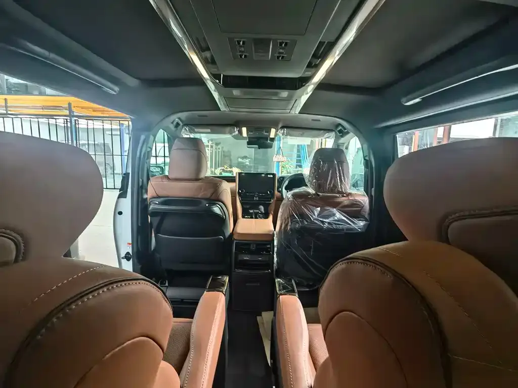 Toyota Vellfire — фото 6